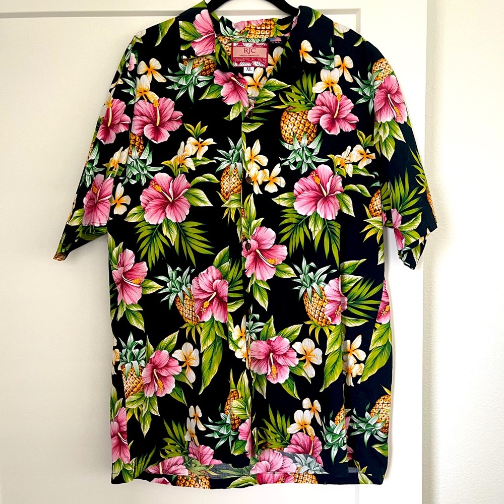 REAL HAWAIIAN SHIRT XL - Black floral Hawaiian shirt, great condition